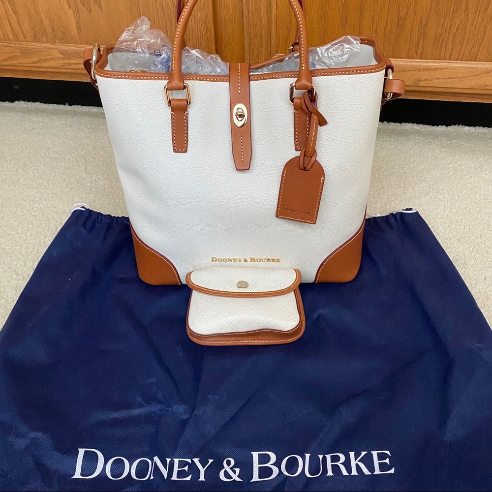 Summer Dooney & Bourke Shelby Tote
